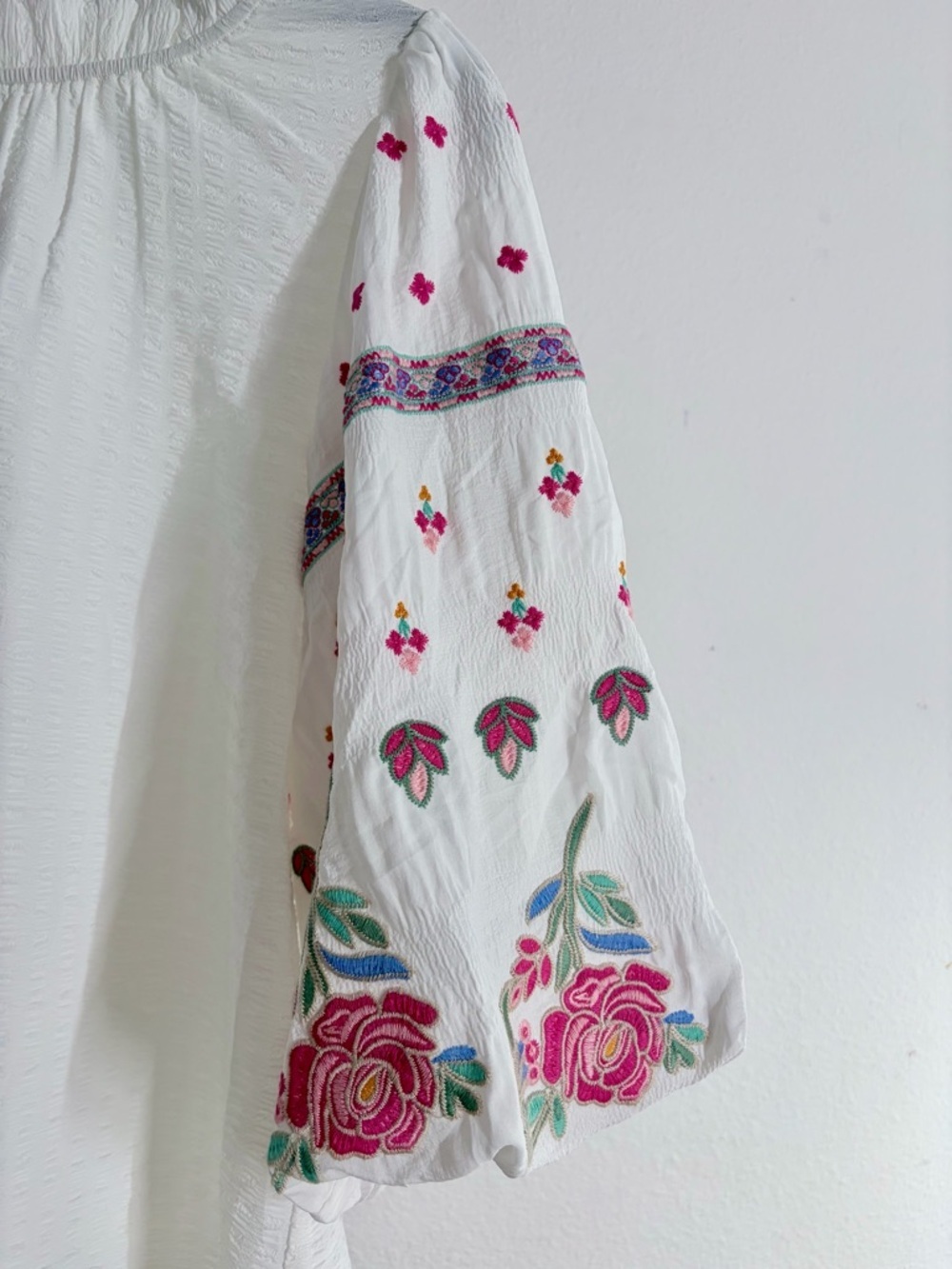 THML Boho White Peasant Top XS Pink Floral Embroidered Puff Sleeve - Picture 3 of 14